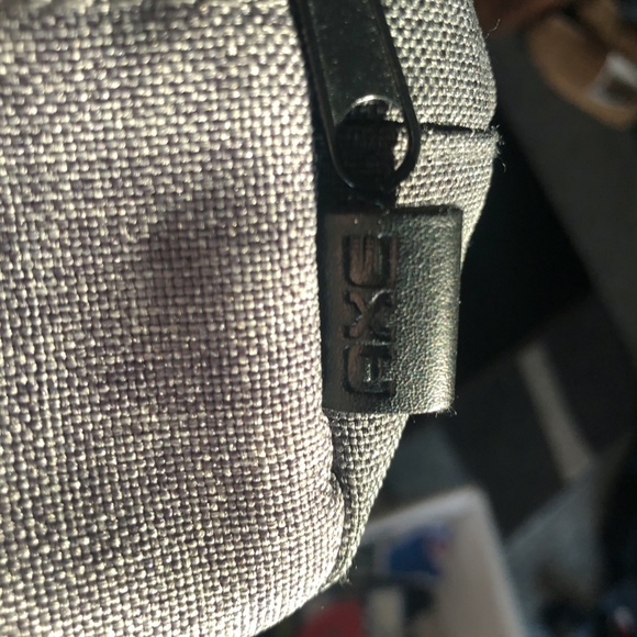 Toiletry Bag - Picture 3 of 5